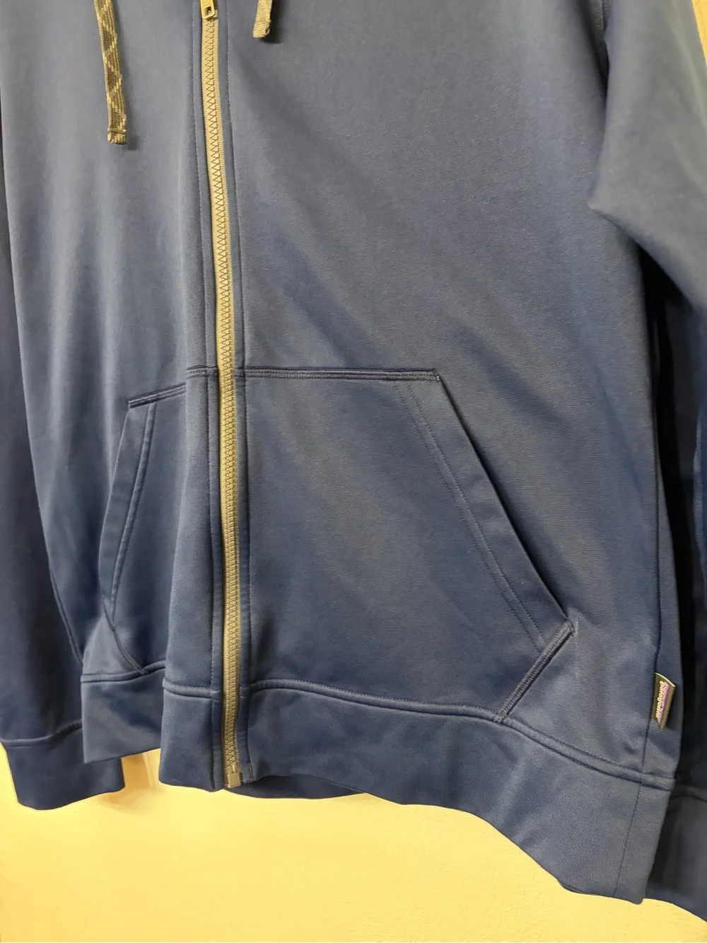 Patagonia Men's Navy Fitz Roy Trout PolyCycle Full-Zip Hoody Size Medium